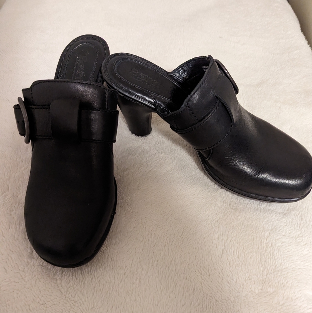 Born high-heeled black clogs